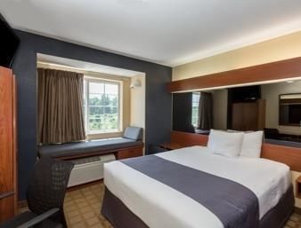 Hotel Microtel & By Wyndham Hillsborough